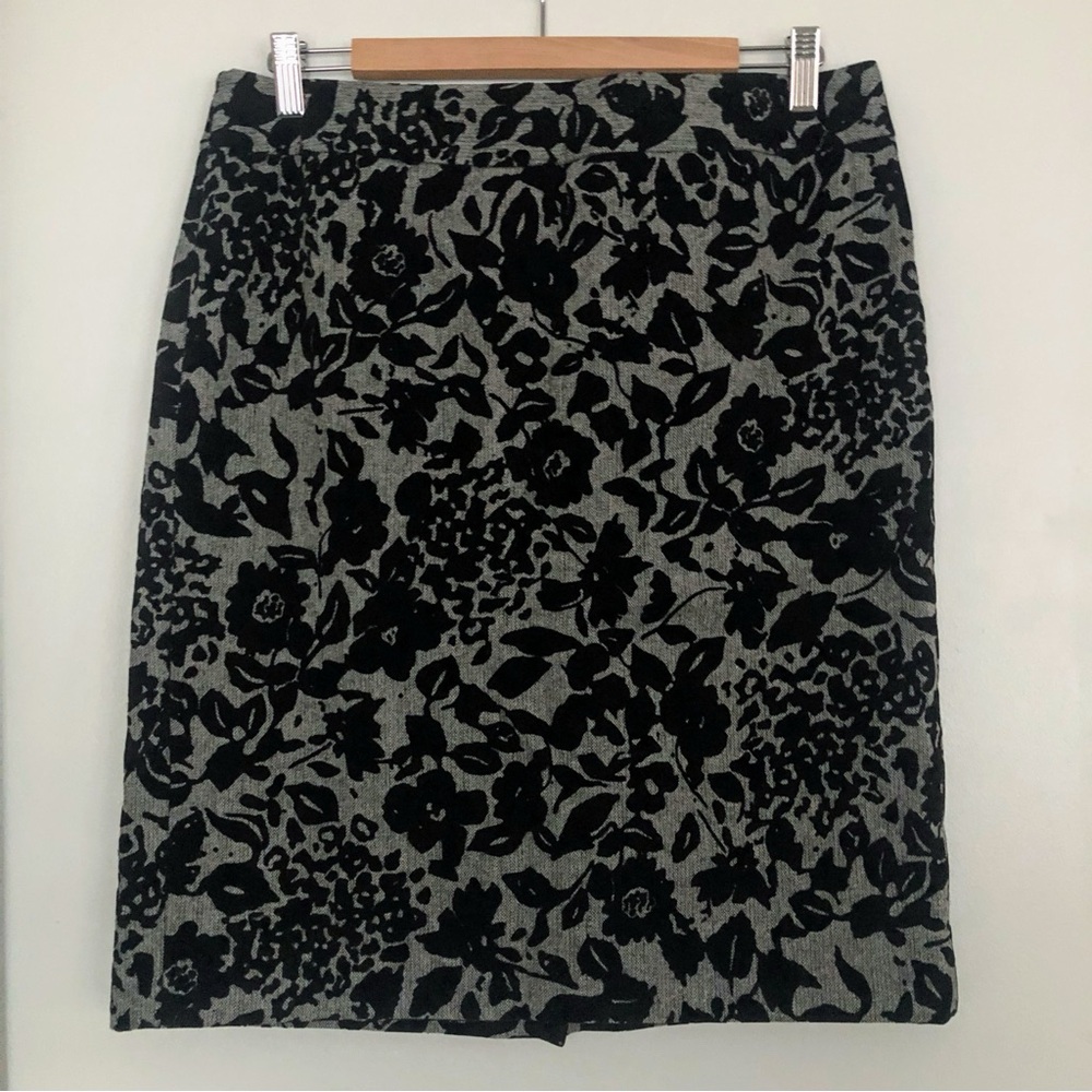Ann Taylor Black Floral Pencil Skirt Gray Textured Size 10